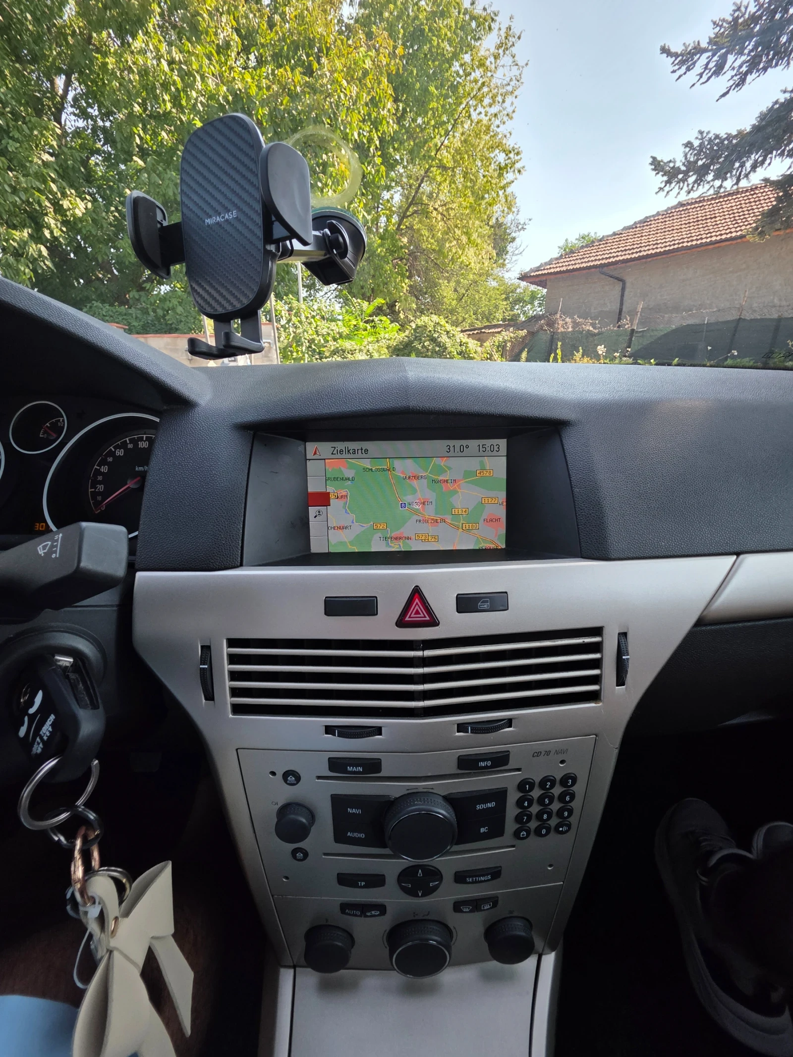 Opel Astra 1.9 CDTI, снимка 16 - Автомобили и джипове - 55606259