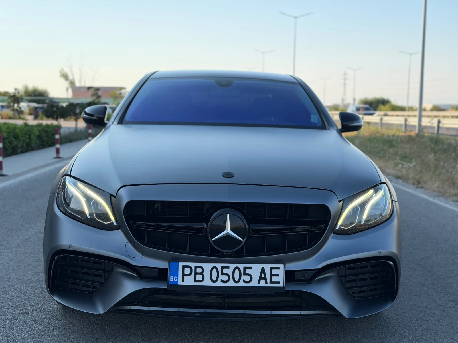 Mercedes-Benz E 220, снимка 8 - Автомобили и джипове - 55768560