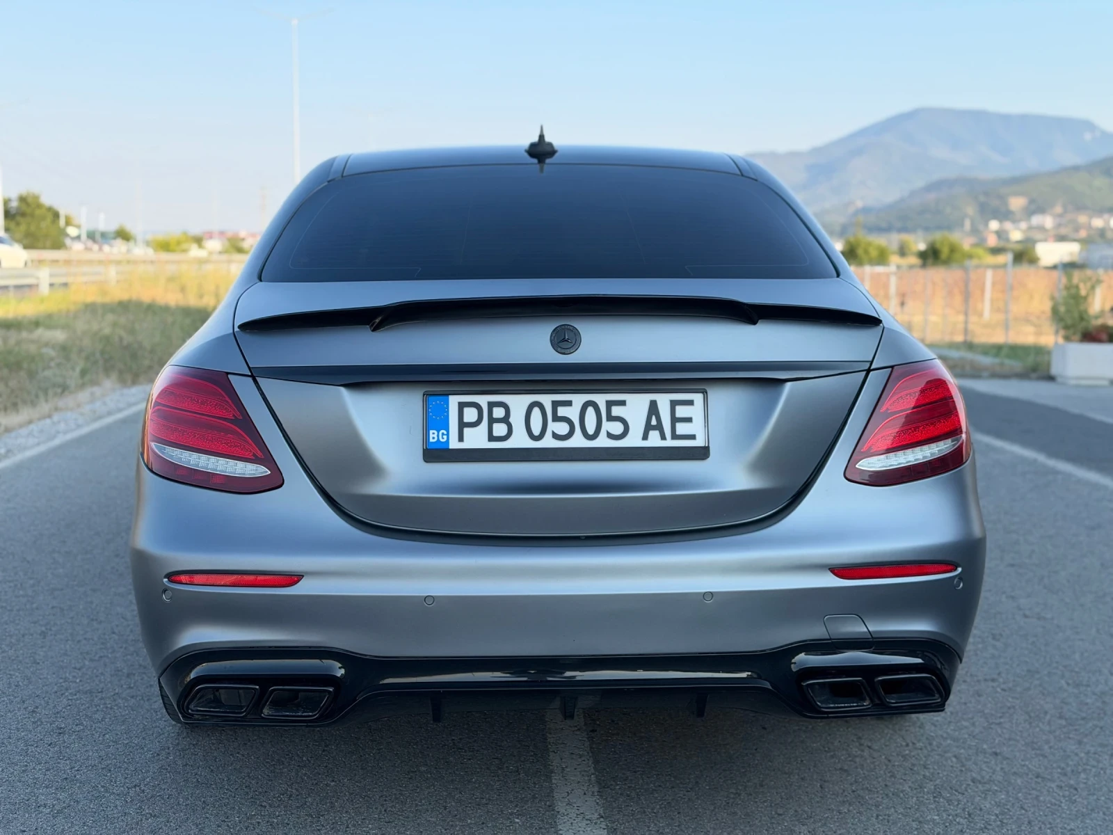 Mercedes-Benz E 220, снимка 6 - Автомобили и джипове - 55768560