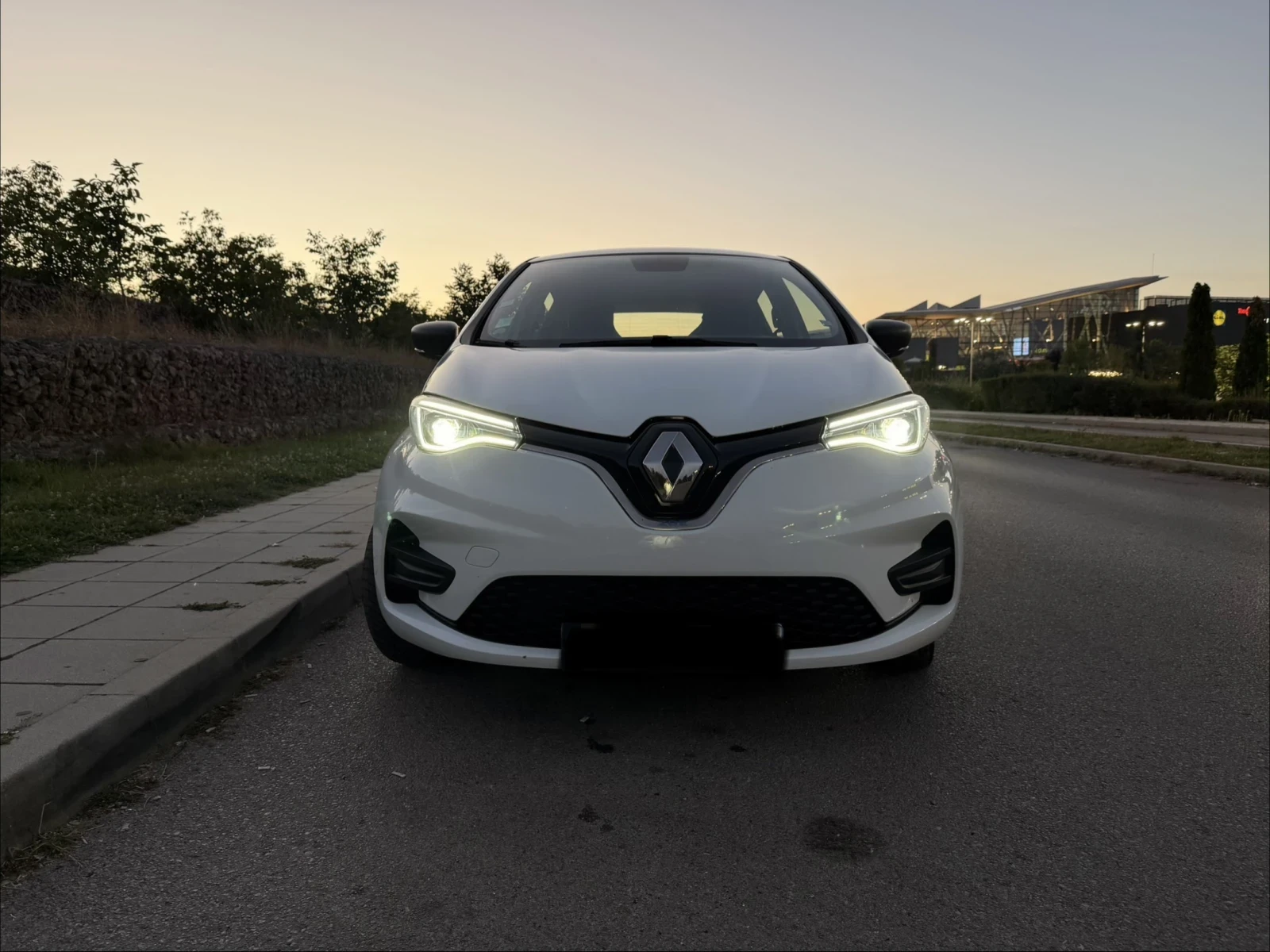 Renault Zoe 52kwh/CCS/Собствена батерия, снимка 3 - Автомобили и джипове - 55993747