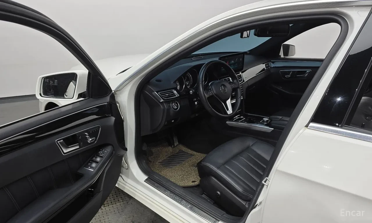 Mercedes-Benz E 220, снимка 6 - Автомобили и джипове - 56104919