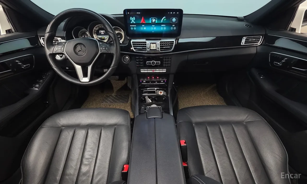 Mercedes-Benz E 220, снимка 4 - Автомобили и джипове - 56104919