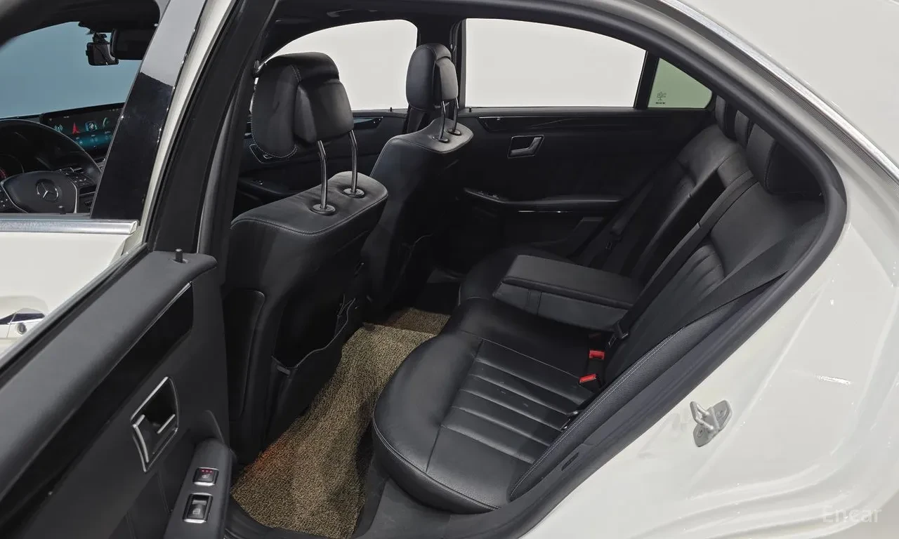 Mercedes-Benz E 220, снимка 8 - Автомобили и джипове - 56104919