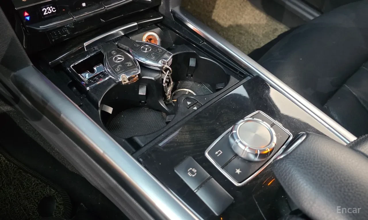 Mercedes-Benz E 220, снимка 11 - Автомобили и джипове - 56104919