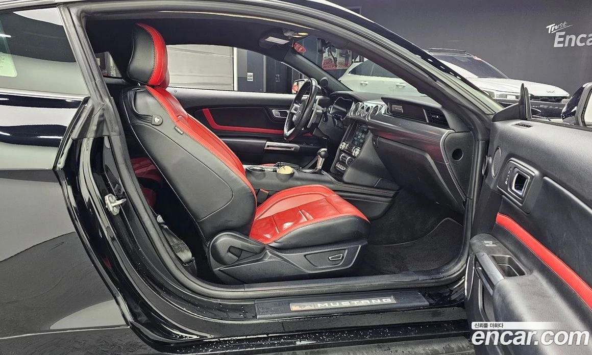Ford Mustang GT Coupe, снимка 16 - Автомобили и джипове - 56121989