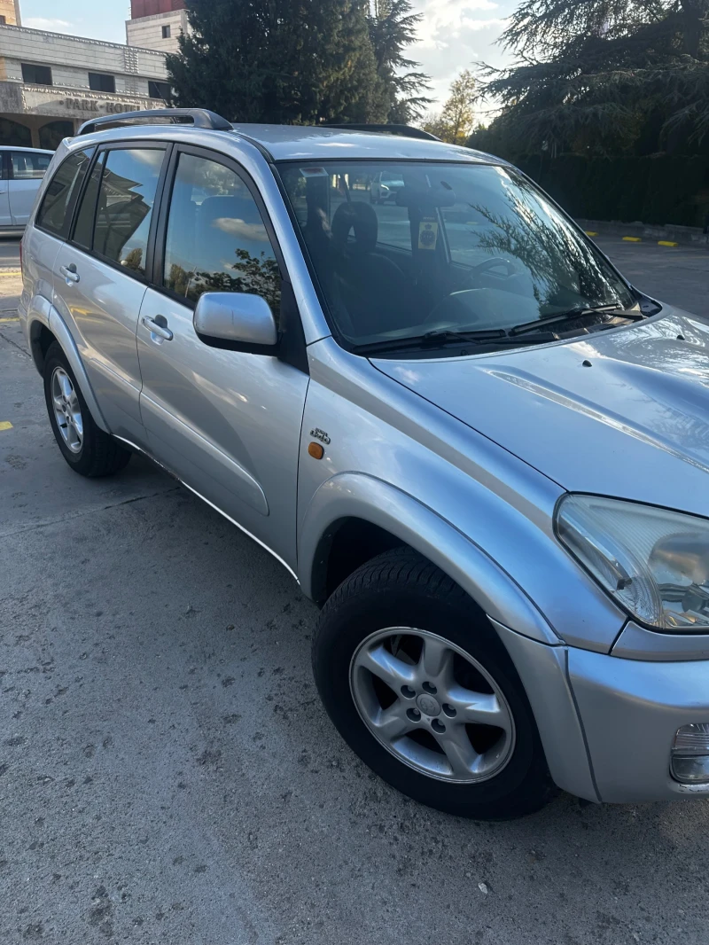 Toyota Rav4 2.0 D4D, снимка 2 - Автомобили и джипове - 47777932