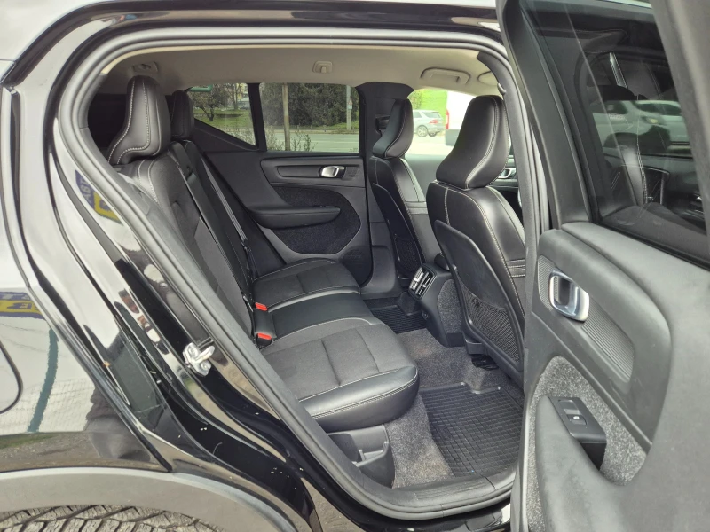 Volvo XC40 2.0 D 150k.c , снимка 10 - Автомобили и джипове - 52650680