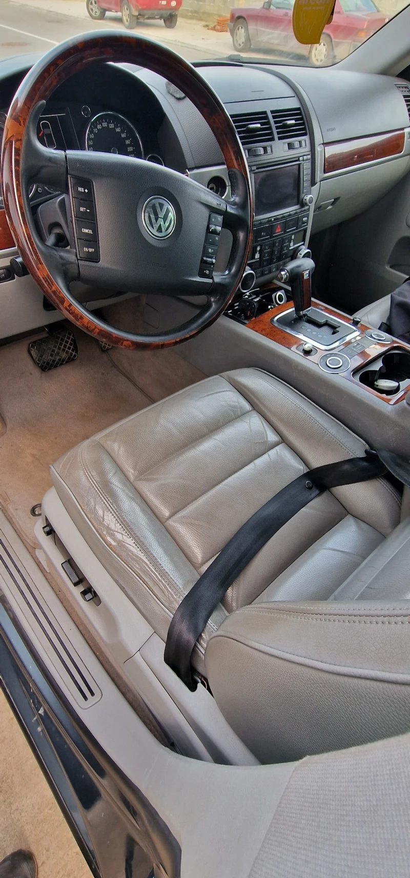 VW Touareg, снимка 2 - Автомобили и джипове - 52869193