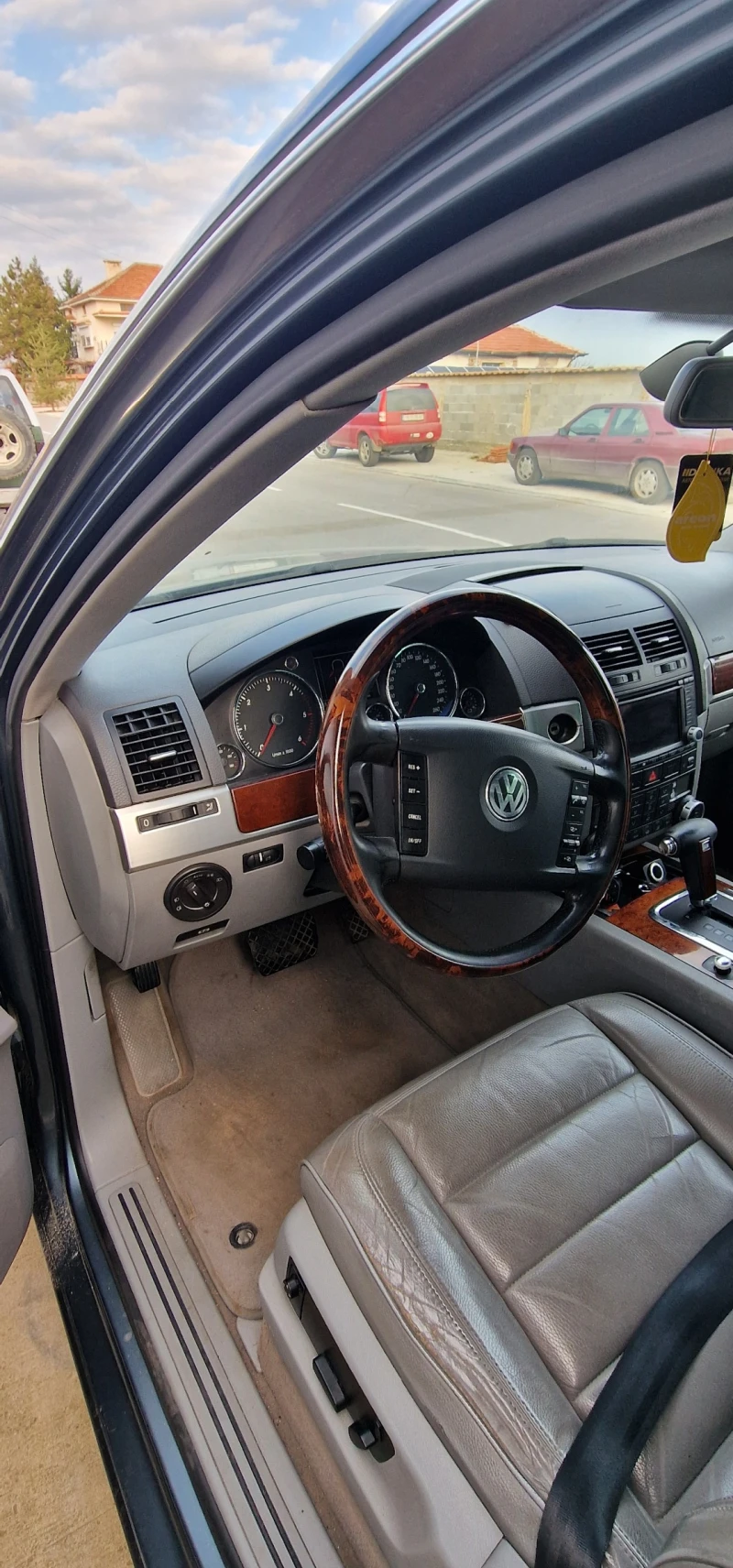 VW Touareg, снимка 3 - Автомобили и джипове - 52869193