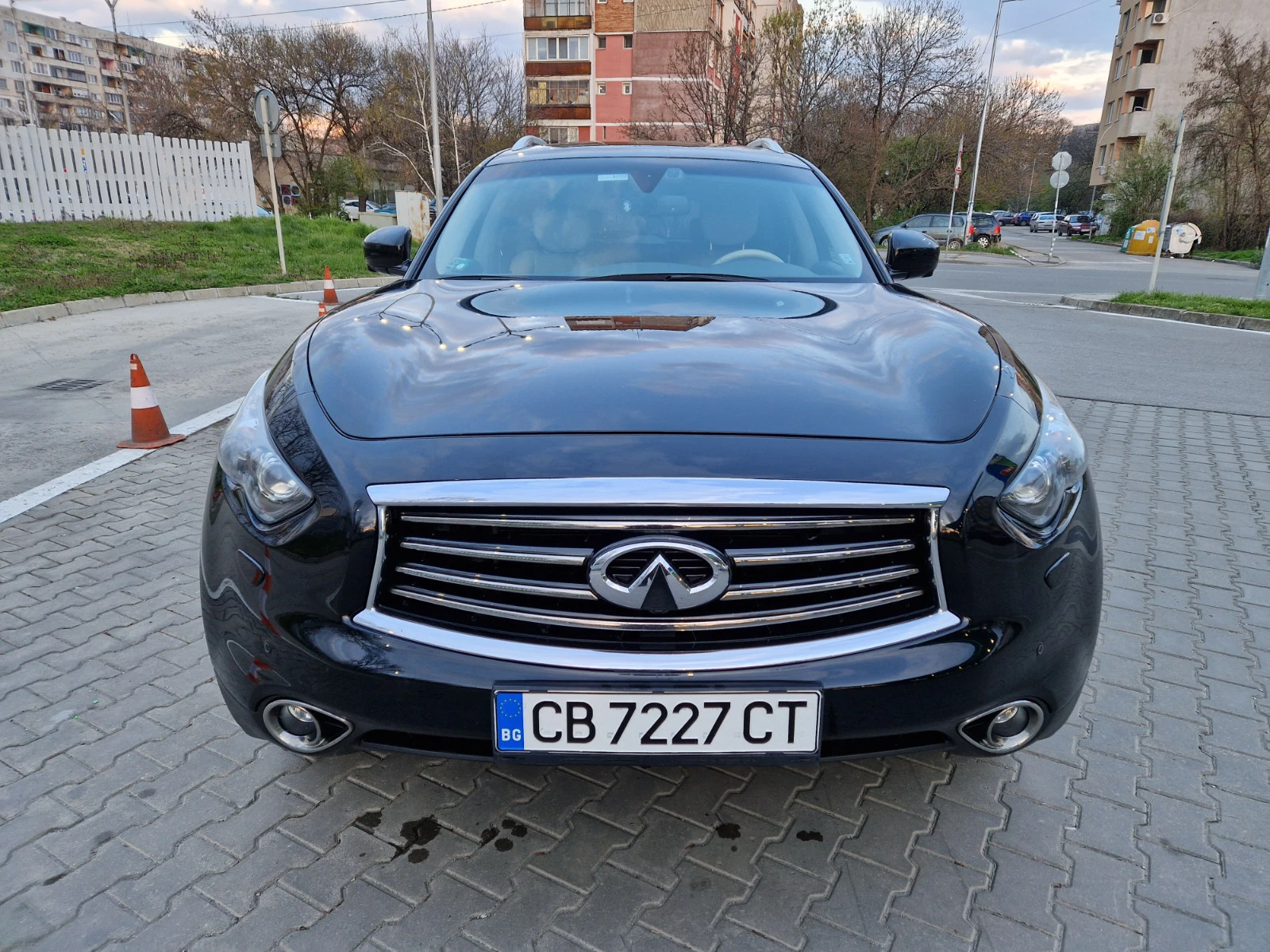 Infiniti Fx 50 V8 5.0 390hp - изображение 4