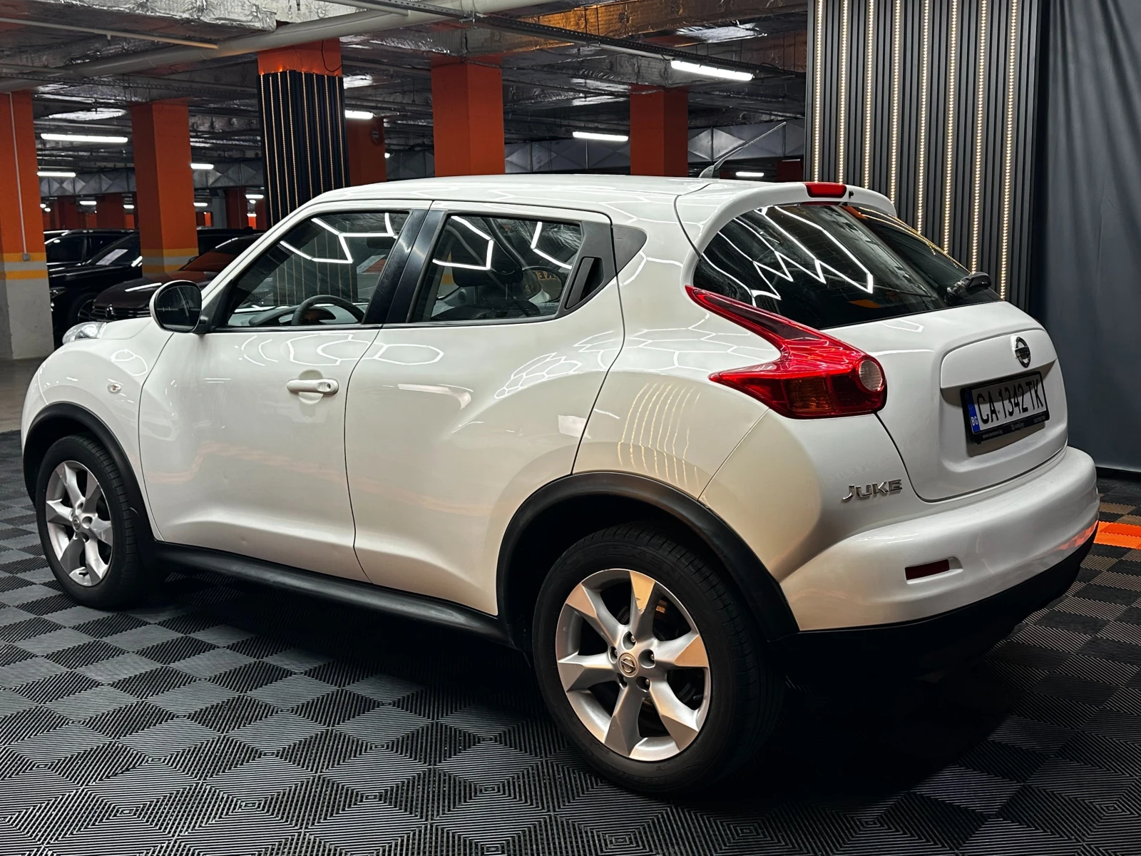 Nissan Juke 1.6i 117 к.с. ГАЗ/ГАРАНЦИЯ/БАРТЕР/ЛИЗИНГ/КОМЕНТАР, снимка 4 - Автомобили и джипове - 50021593