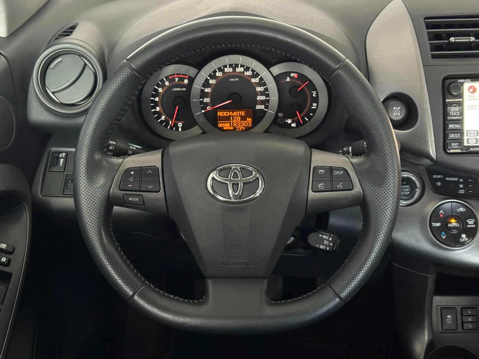 Toyota Rav4 2.0i* 4x4* СЕРВИЗНА КНИЖКА С ПЪЛНА ИСТОРИЯ В ТОЙОТ - изображение 9