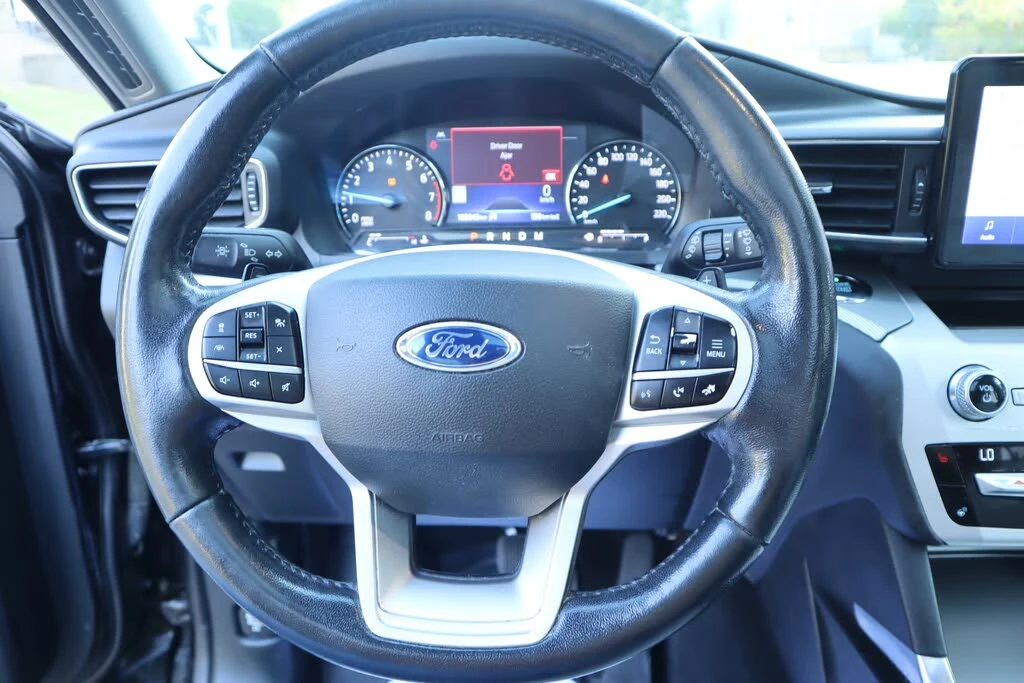 Ford Explorer XLT AWD* Дистроник* Кожа* Пано* Камера - изображение 8