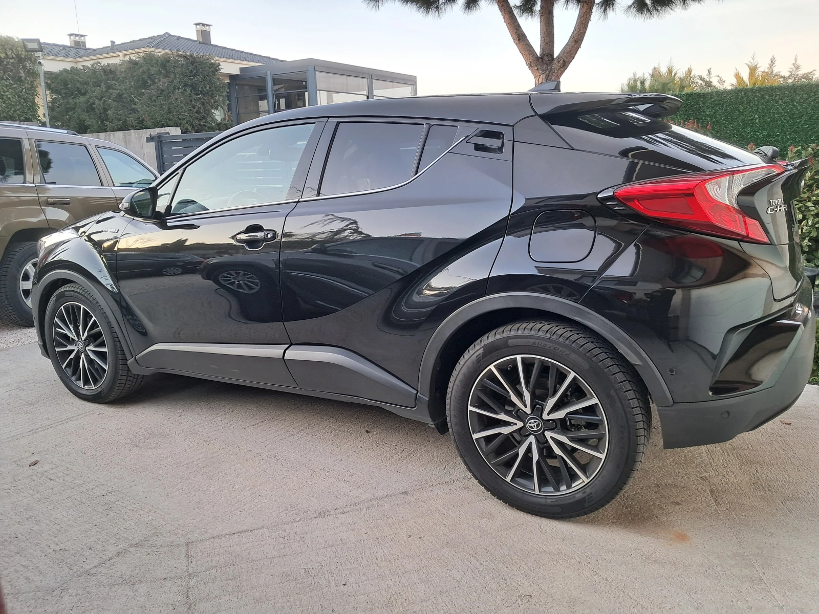 Toyota C-HR 91000 км.КАТО НОВА, снимка 6 - Автомобили и джипове - 53815615