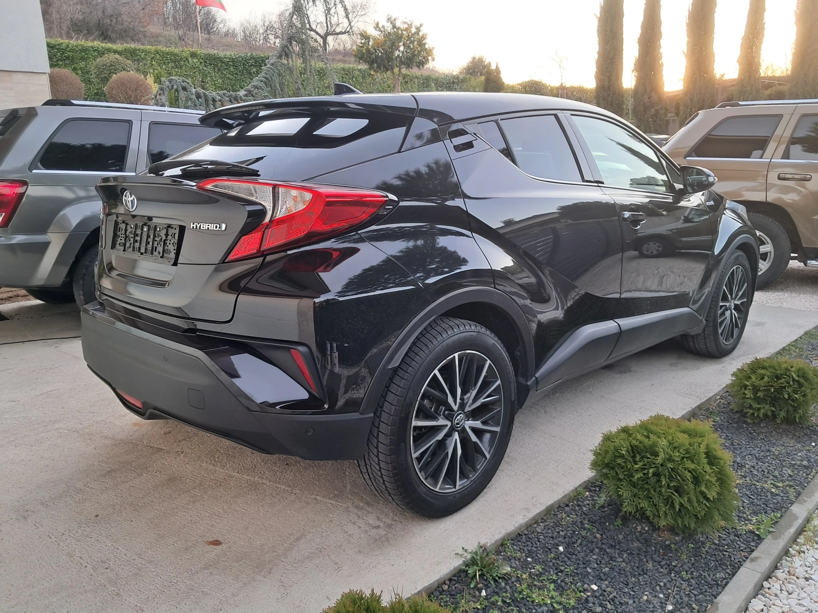 Toyota C-HR 91000 км.КАТО НОВА, снимка 3 - Автомобили и джипове - 53815615