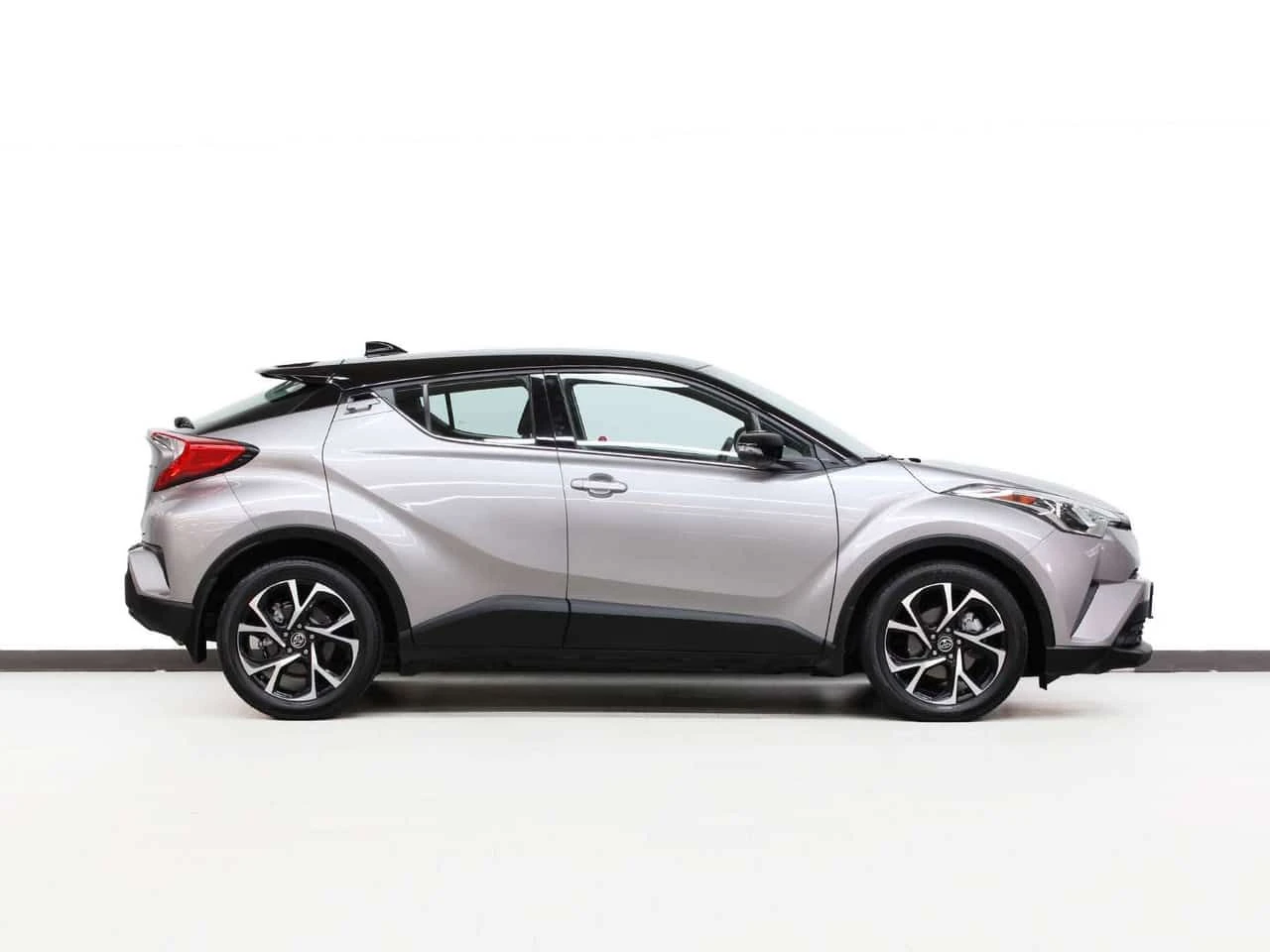 Toyota C-HR LE/XLE/Limited * REMIUM | BSM | ACC | Heated Seats | Mobile.bg � ����������� 3