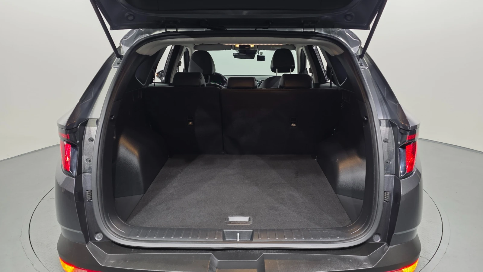 Hyundai Tucson 2.0 CRDi 2WD Modern, снимка 10 - Автомобили и джипове - 55328133