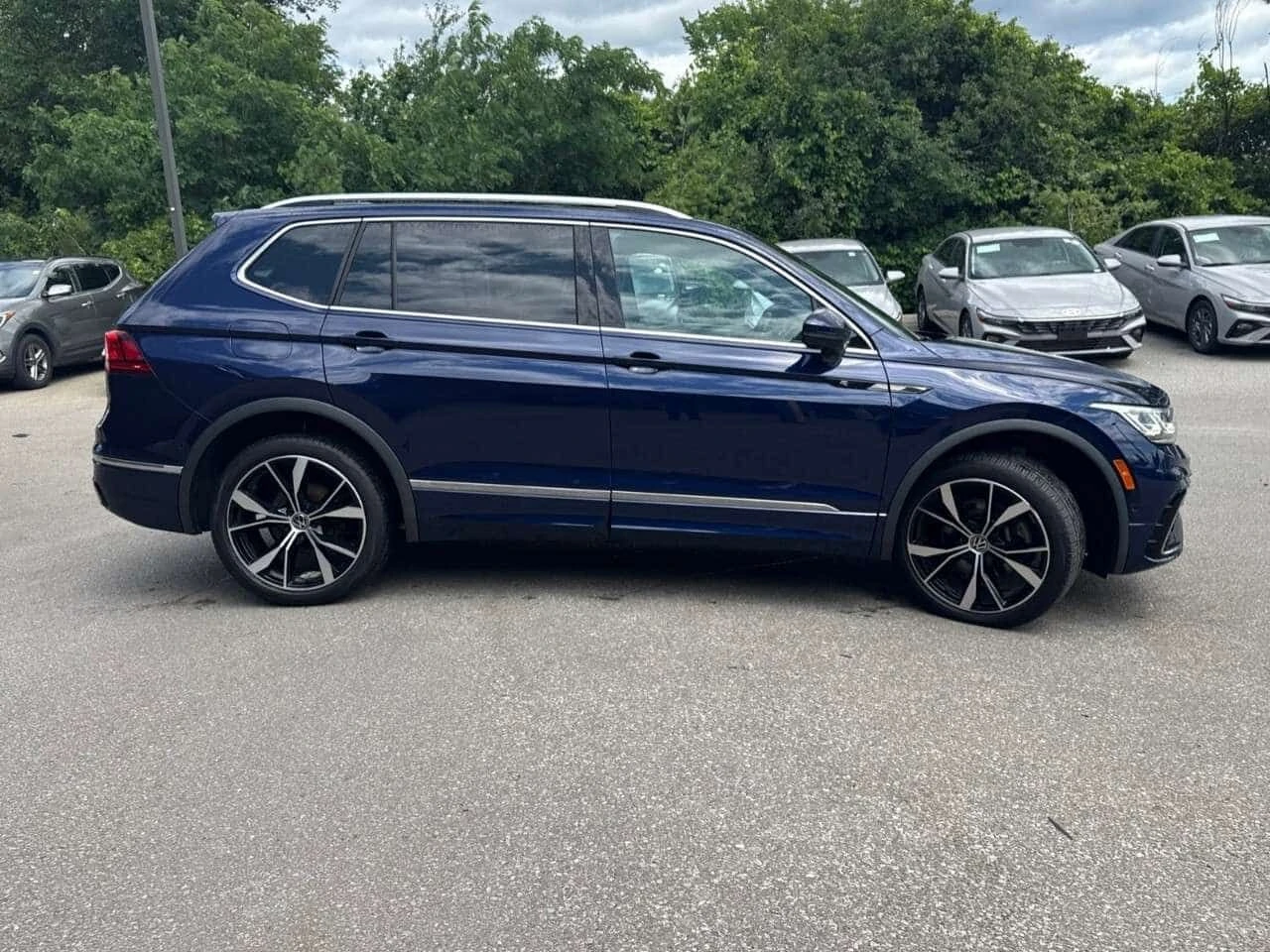 VW Tiguan * Highline R Line 4MOTION ONE OWNER * CARFAX * ЦЕН, снимка 5 - Автомобили и джипове - 55434910