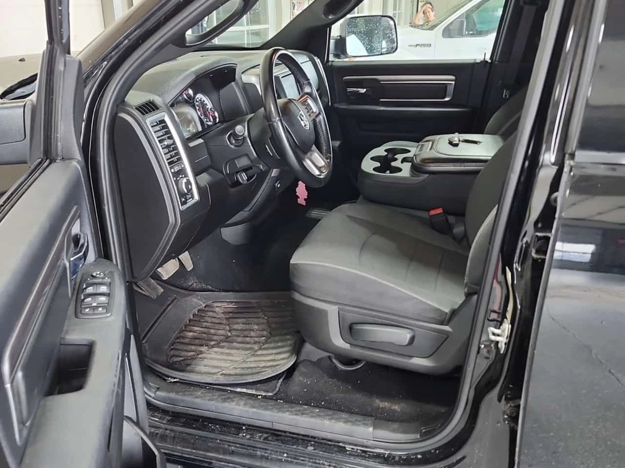 Dodge RAM 1500 5.7 HEMI * WARLOCK CREW CAB SHORT BED * CARFAX * , снимка 6 - Автомобили и джипове - 55530427