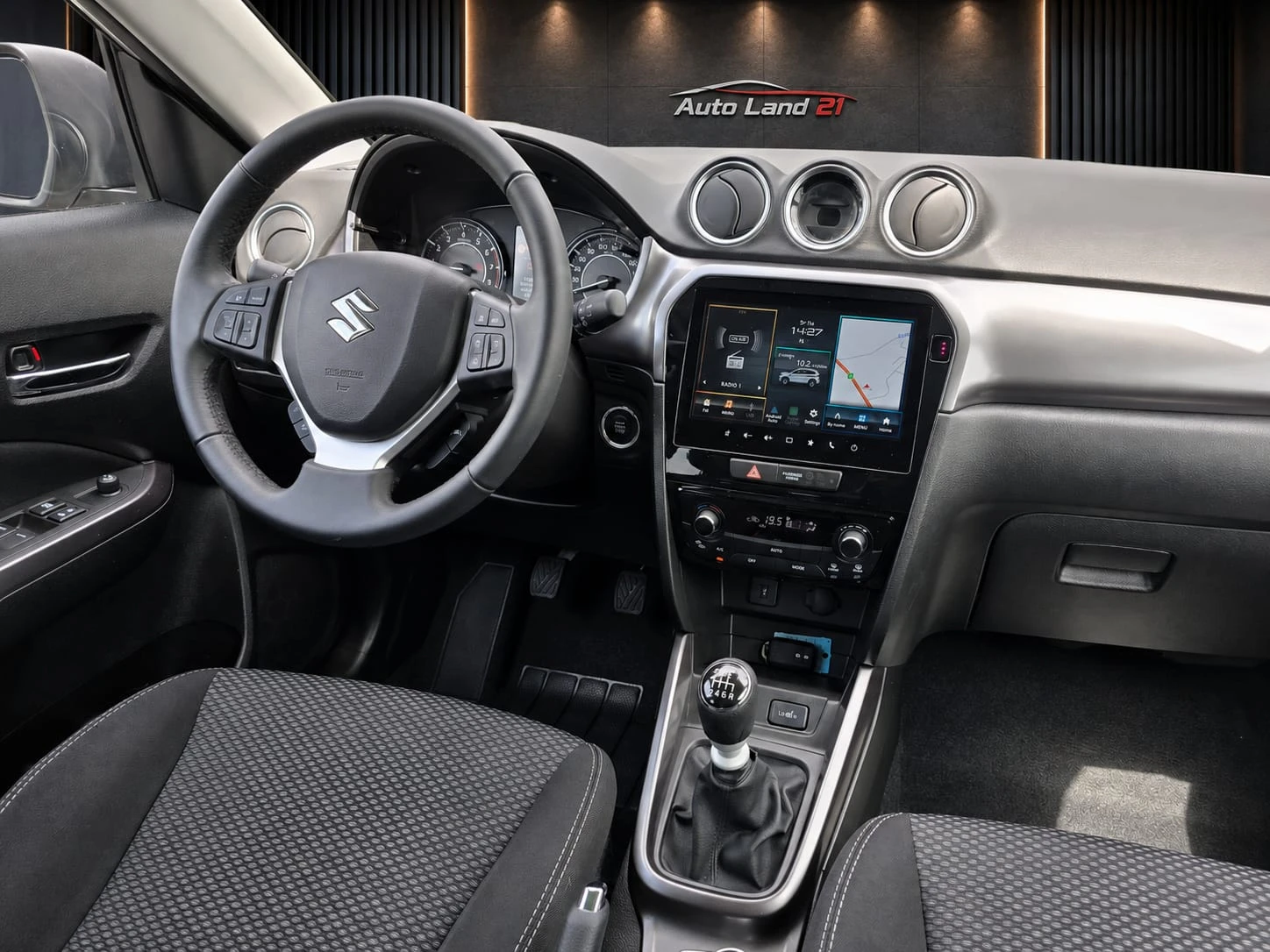 Suzuki Vitara 1.4i* HYBRID* 4x4 ALLGRIP* 15000км, снимка 14 - Автомобили и джипове - 55680809