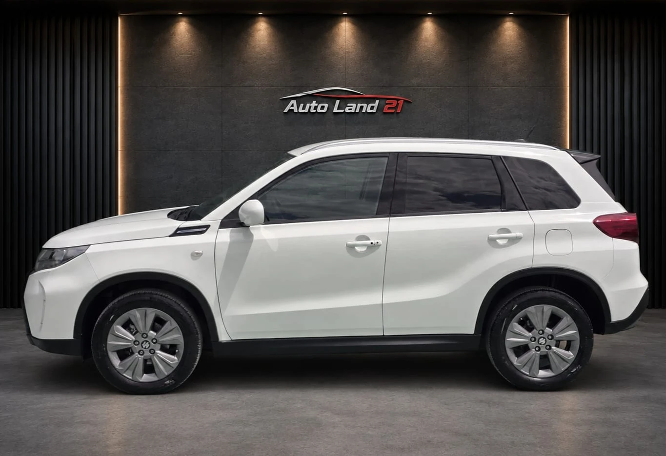 Suzuki Vitara 1.4i* HYBRID* 4x4 ALLGRIP* 15000км, снимка 3 - Автомобили и джипове - 55680809