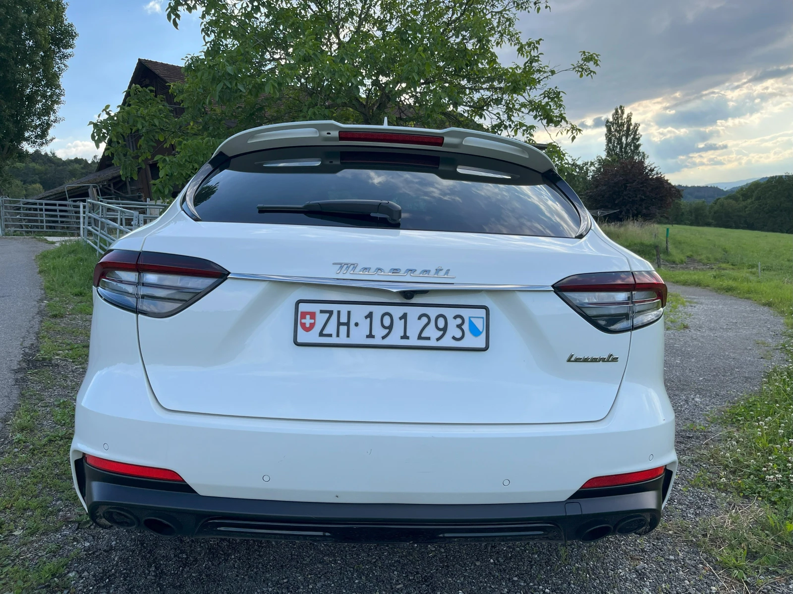 Maserati Levante GT HYBRID - Sport Nero-3D Carbon-Full Optional, снимка 15 - Автомобили и джипове - 56115407