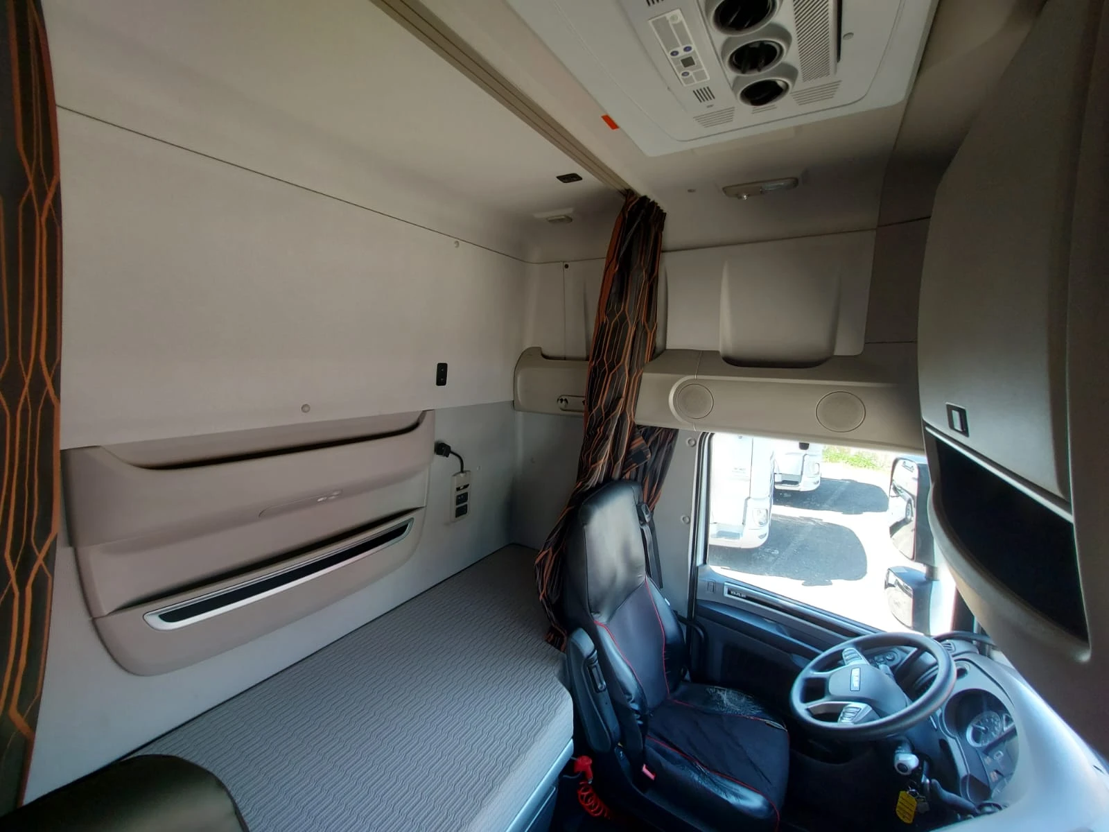 Daf XF, снимка 9 - Камиони - 53953095