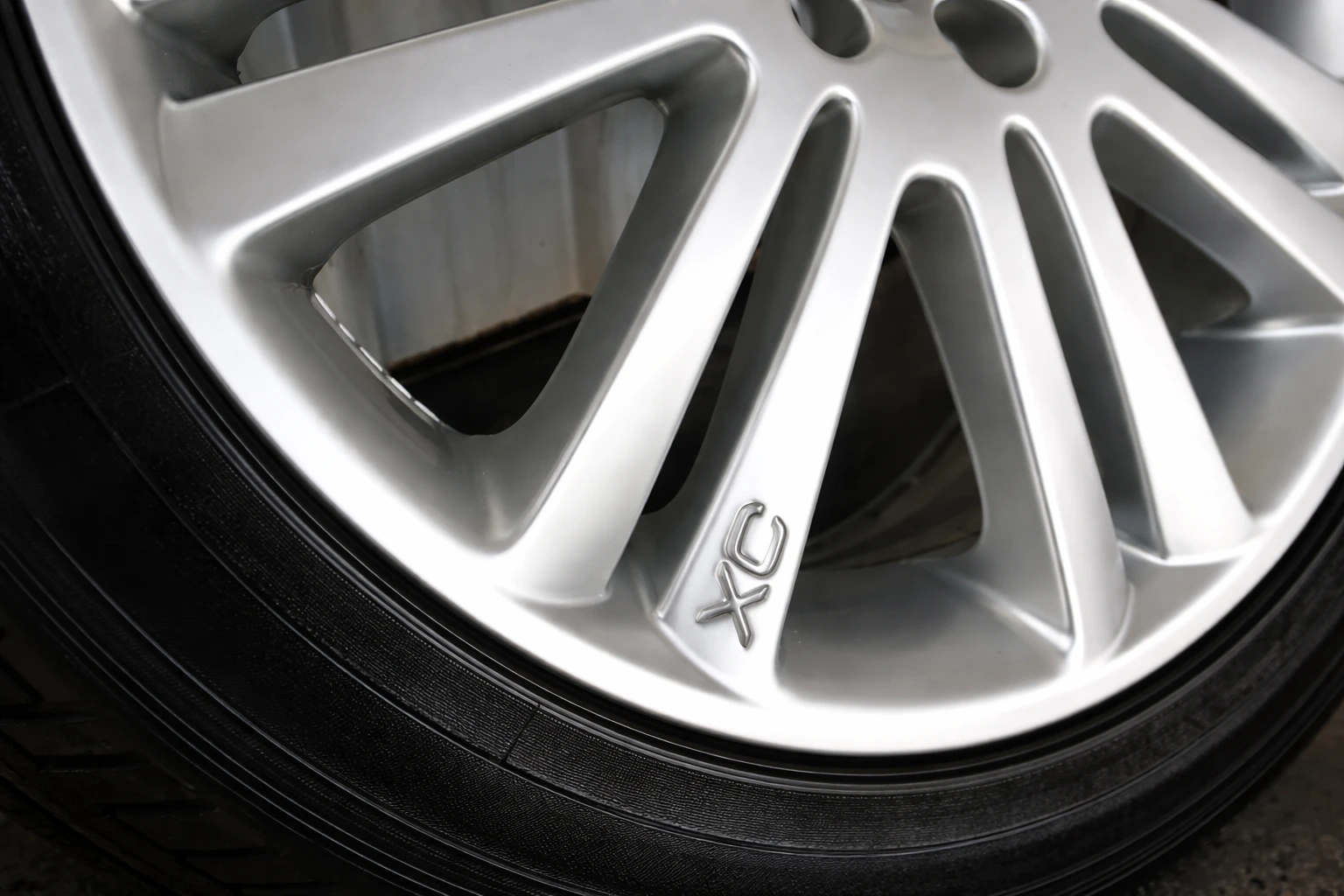 Гуми с джанти Michelin 255/50R19, снимка 2 - Гуми и джанти - 54025993