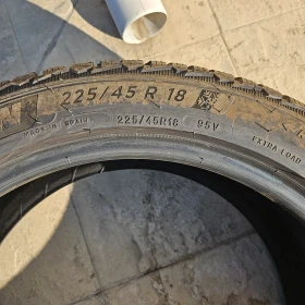 Гуми Зимни 255/40R18, снимка 7 - Гуми и джанти - 47608818