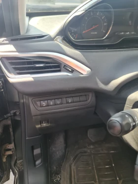 Peugeot 208, снимка 3