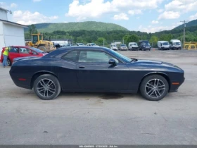 Dodge Challenger 3.6L SXT AWD - 26000 лв. - 18581058 13