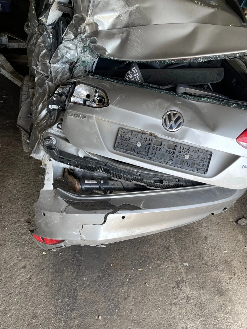 VW Golf 1,4 TGI, снимка 4 - Автомобили и джипове - 41608456