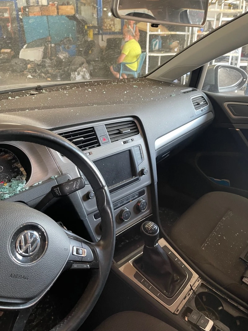 VW Golf 1,4 TGI, снимка 8 - Автомобили и джипове - 41608456