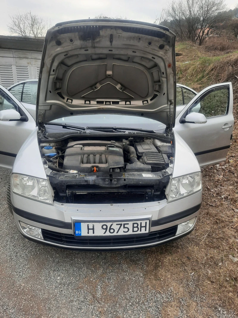 Skoda Octavia 1.6 MPI gas, снимка 12 - Автомобили и джипове - 48009112