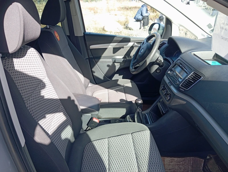 VW Sharan, снимка 5 - Автомобили и джипове - 52438543