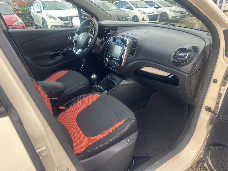 Renault Captur 1.5 dCi Energy Intens, снимка 8 - Автомобили и джипове - 52504303