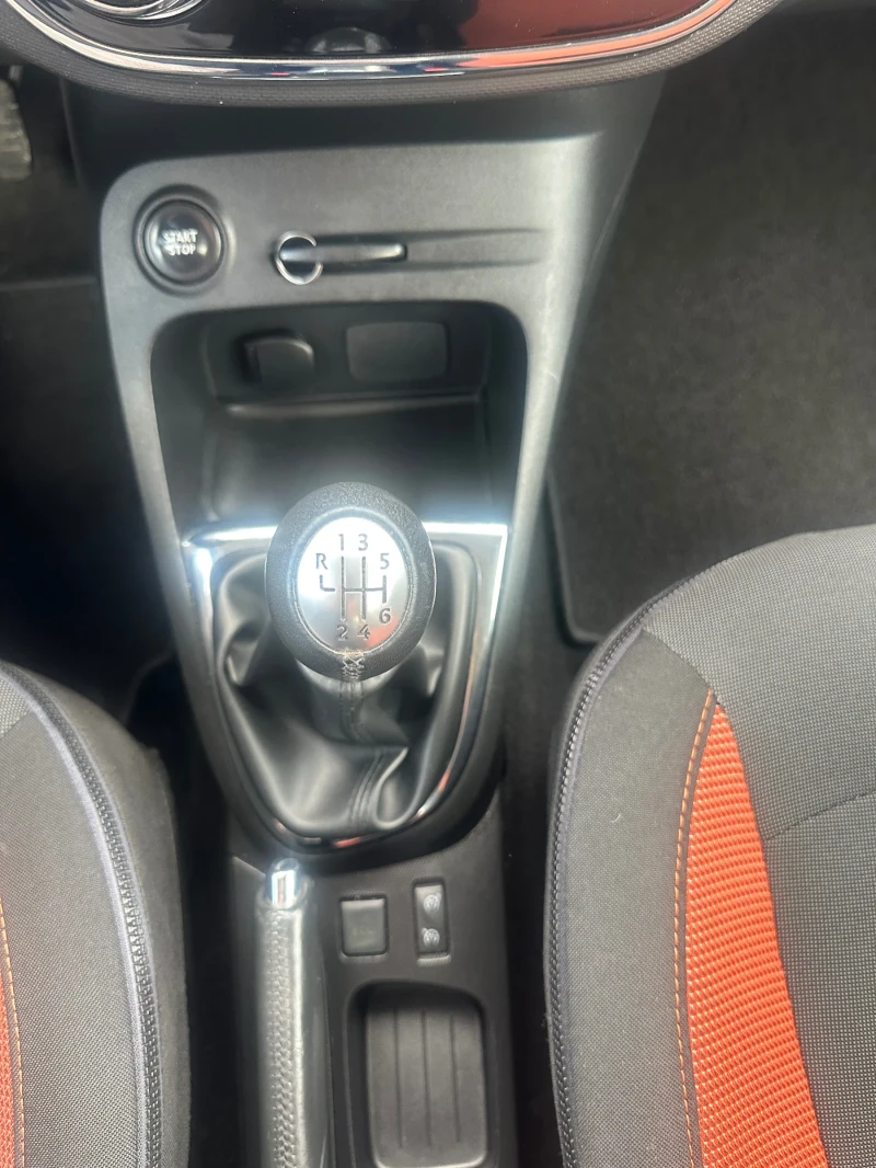 Renault Captur 1.5 dCi Energy Intens, снимка 11 - Автомобили и джипове - 52504303