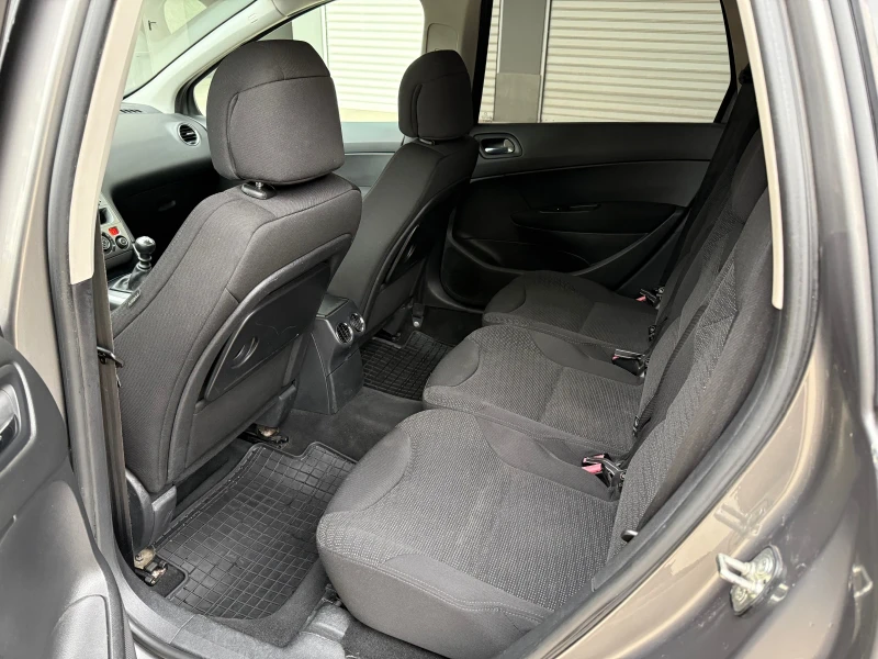 Peugeot 308 SW 1.6 HDI 109ph* * * 6ск* * * НАВИ* * * ПАНОРАМА*, снимка 15 - Автомобили и джипове - 53008751
