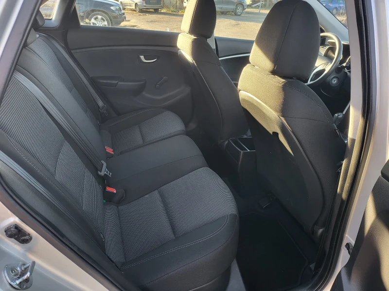 Hyundai I30 124х.км 1.4i Comfort 99k.s - КАТО НОВА !!!, снимка 12 - Автомобили и джипове - 53111882