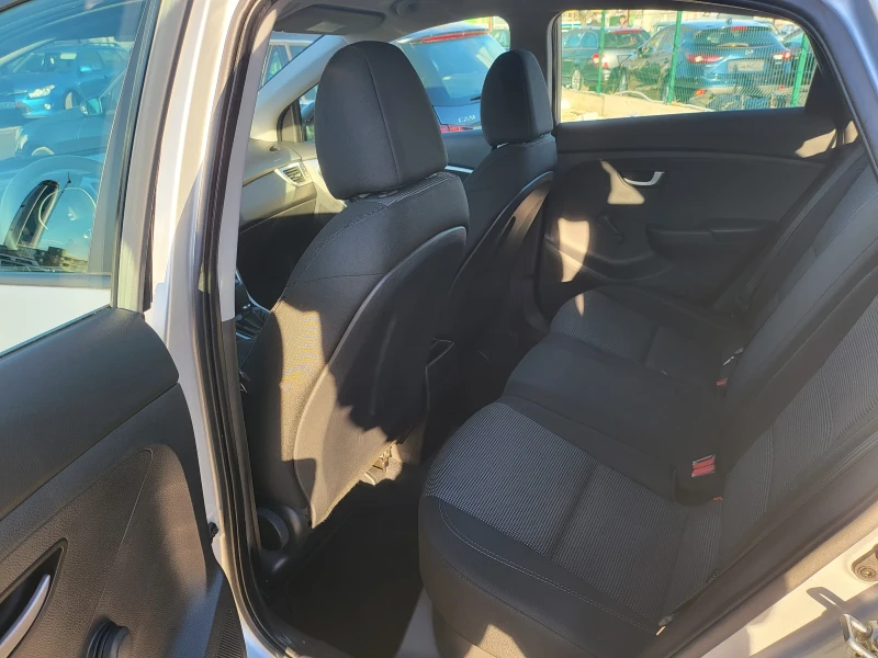 Hyundai I30 124х.км 1.4i Comfort 99k.s - КАТО НОВА !!!, снимка 10 - Автомобили и джипове - 53111882