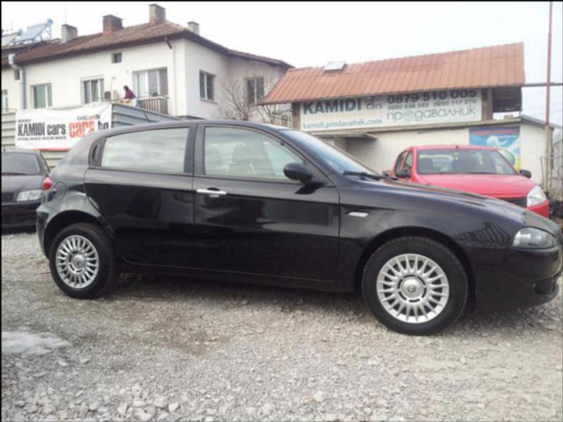 Alfa Romeo 147 1.6 Швейцария, снимка 6 - Автомобили и джипове - 43393894