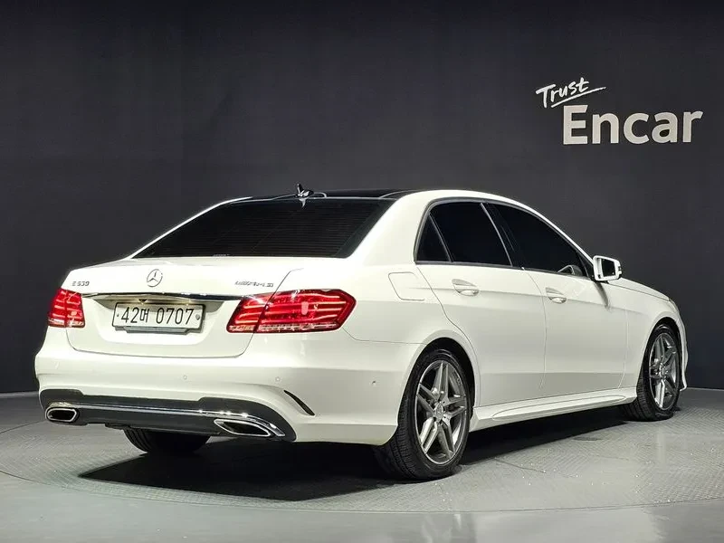 Mercedes-Benz E 350 Bluetec 4Matic - САМО 30% АВАНС, снимка 4 - Автомобили и джипове - 55926896