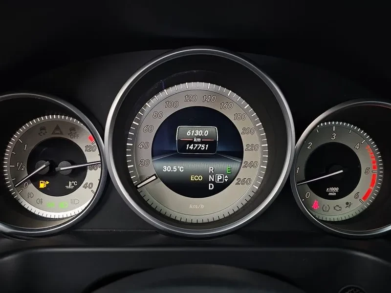 Mercedes-Benz E 350 Bluetec 4Matic - САМО 30% АВАНС, снимка 15 - Автомобили и джипове - 55926896
