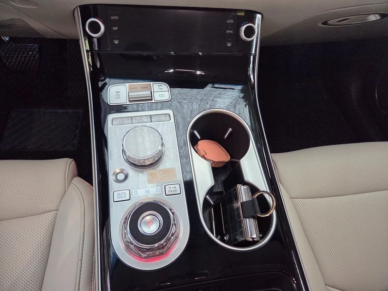 Genesis GV70 КРАЙНА ЦЕНА: 37507 EUR !!!РЕАЛНА КРАЙНА ЦЕНА!!!, снимка 9 - Автомобили и джипове - 55968026