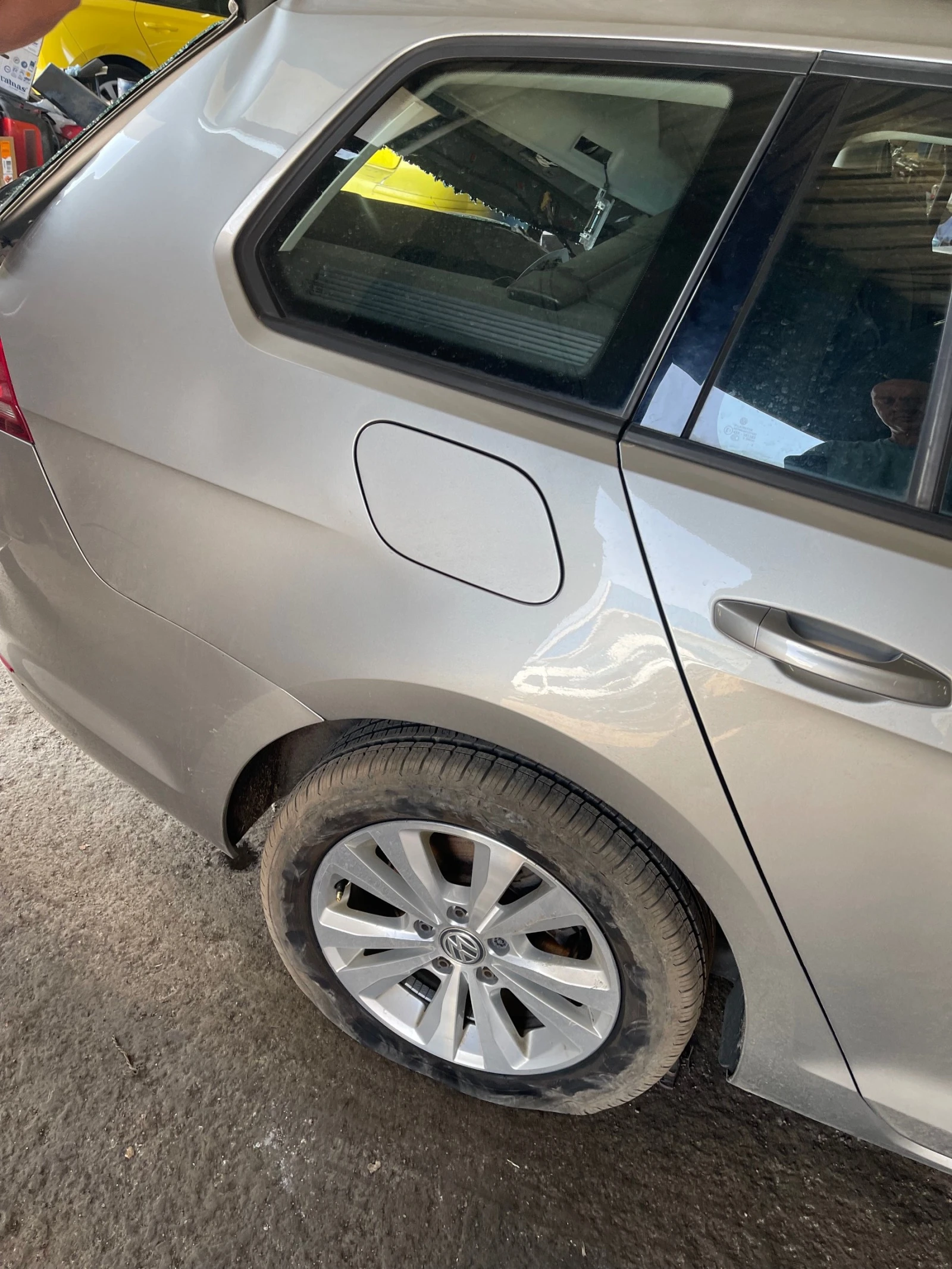 VW Golf 1, 4 TGI | Mobile.bg   11