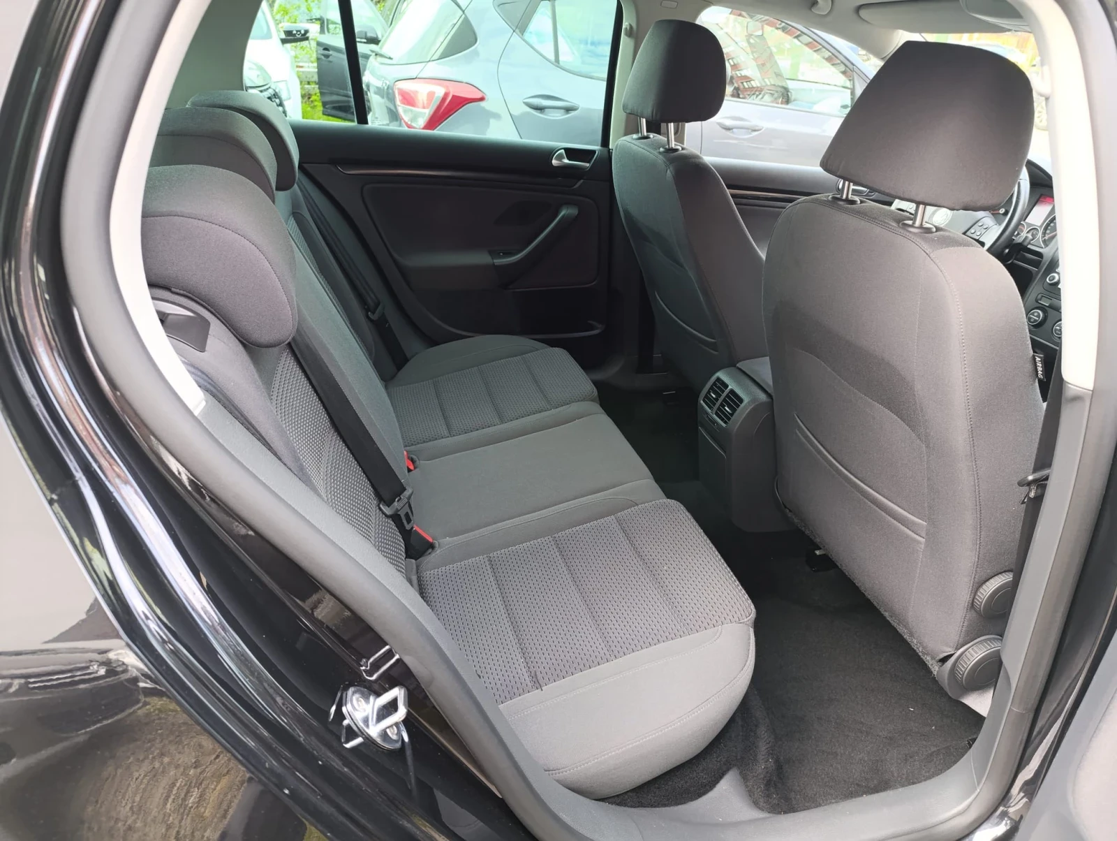 VW Golf 1.4 GT 170 к.с - изображение 9