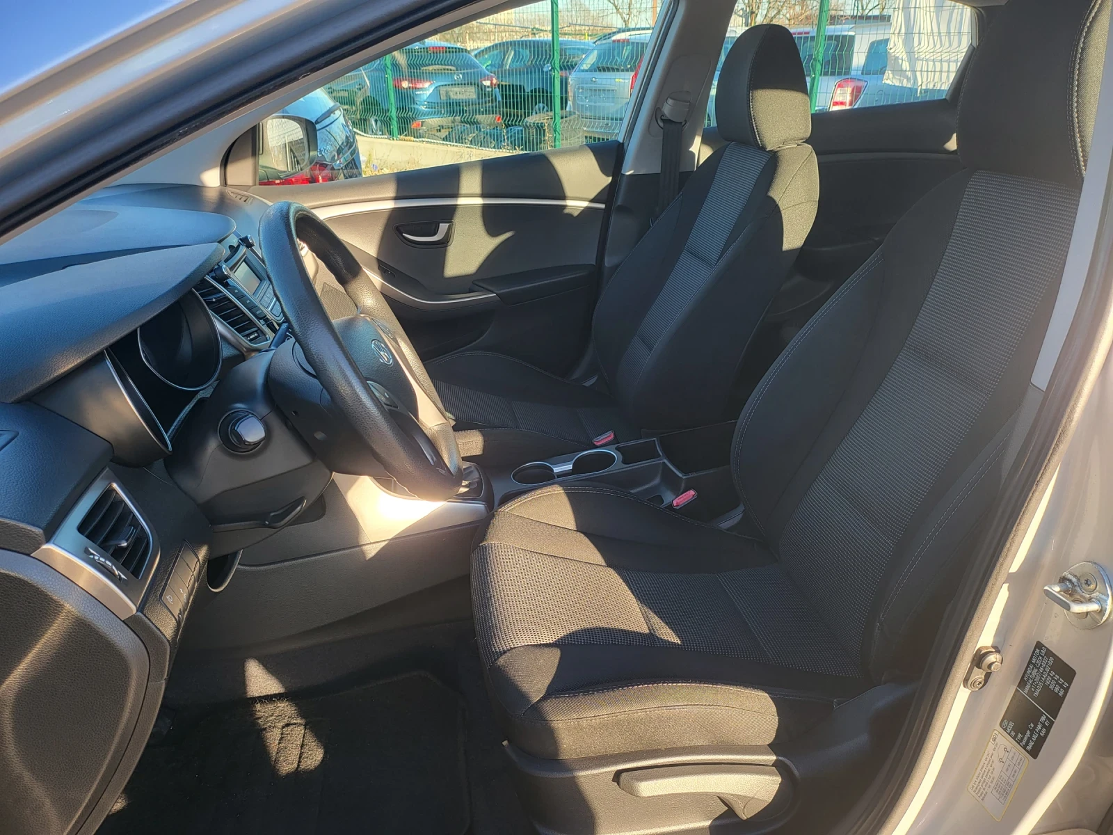 Hyundai I30 124х.км 1.4i Comfort 99k.s - КАТО НОВА !!! - изображение 7