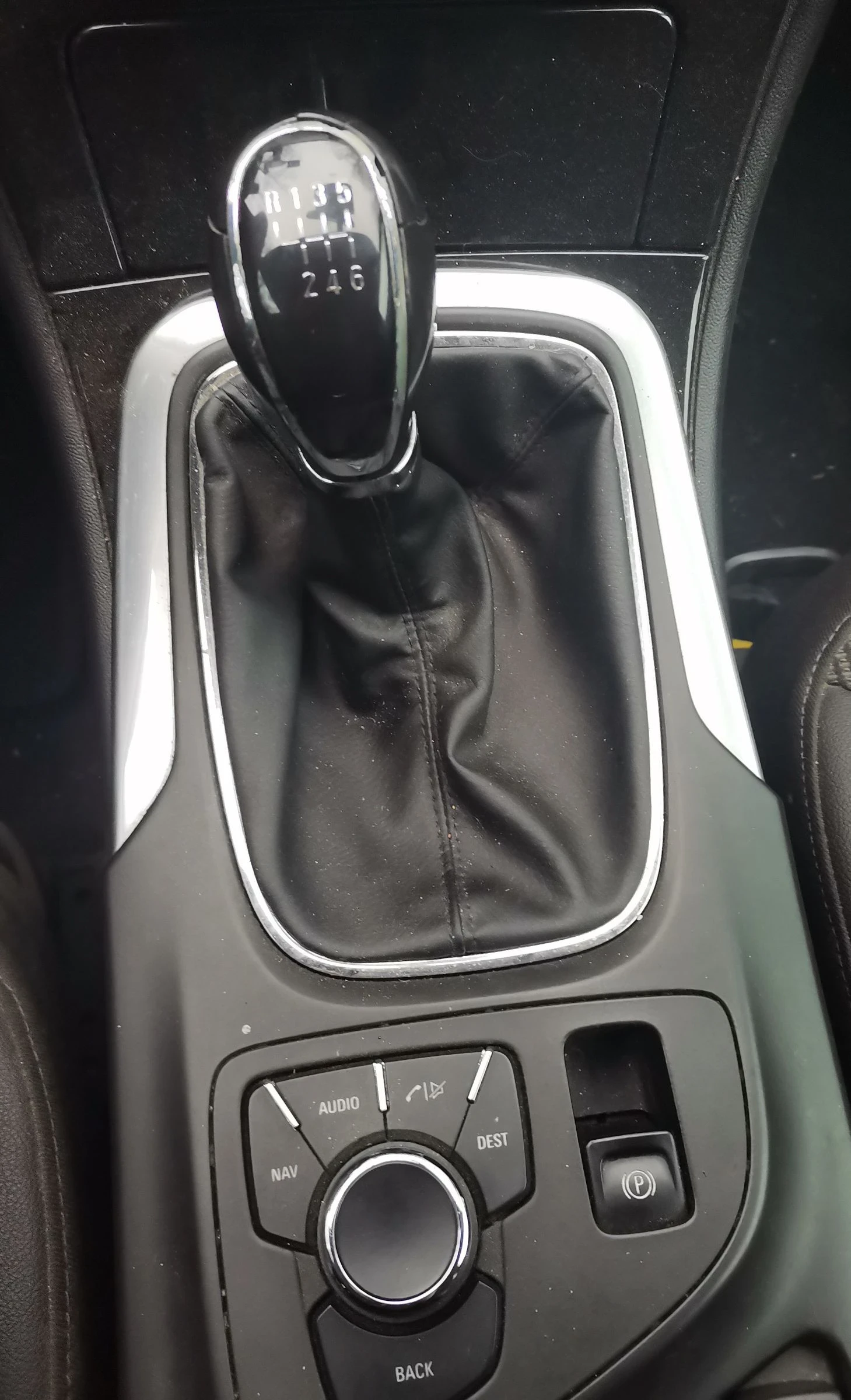 Opel Insignia, снимка 5 - Автомобили и джипове - 53225832