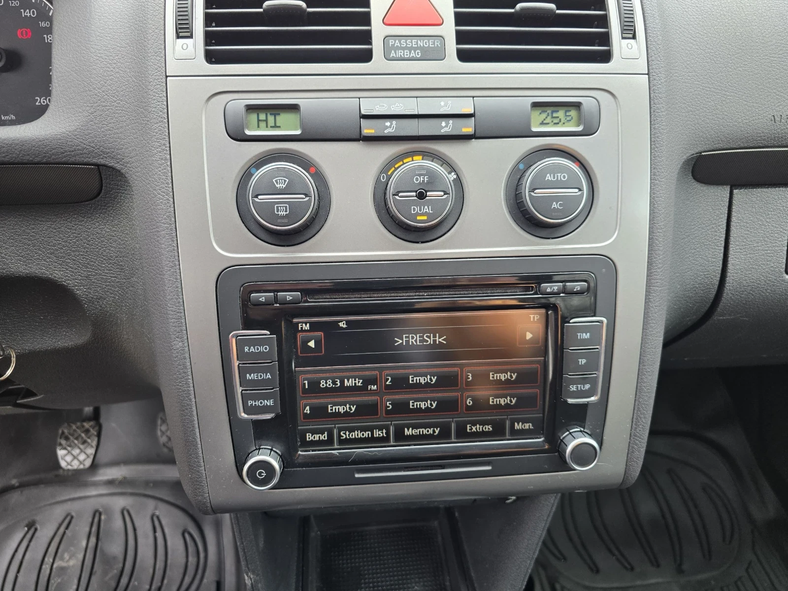 VW Touran 1.6 BFUELg - изображение 9