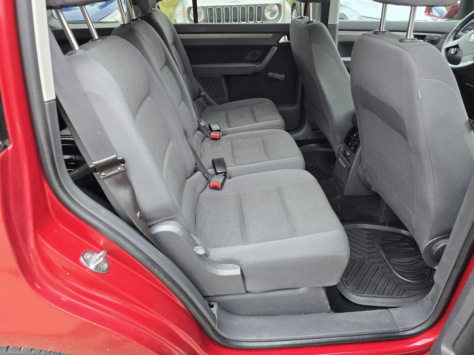 VW Touran 1.6 BFUELg, снимка 12 - Автомобили и джипове - 53805456